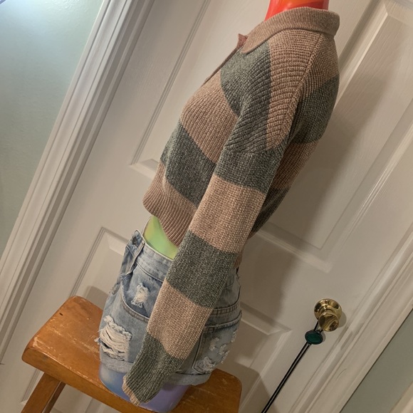 NIKKA K Freddy Tan and Green Crop Top - Picture 4 of 13